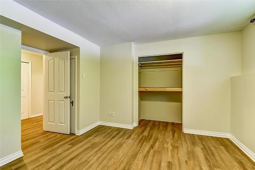 1420 Kelglen Crescent, Kelowna, BC - Indoor Photo Showing Other Room