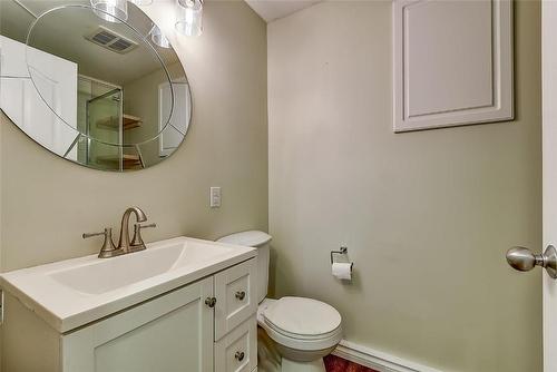 1420 Kelglen Crescent, Kelowna, BC - Indoor Photo Showing Bathroom