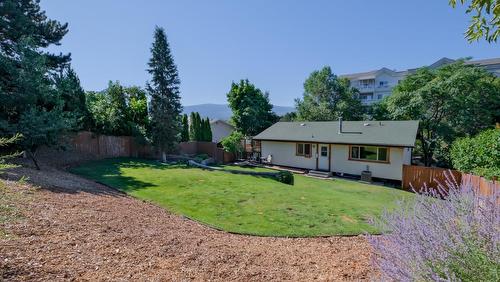 1420 Kelglen Crescent, Kelowna, BC - Outdoor With Backyard