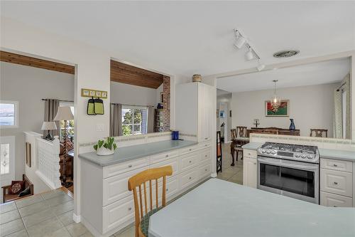 3964 Angus Drive, West Kelowna, BC - Indoor Photo Showing Kitchen