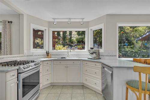 3964 Angus Drive, West Kelowna, BC - Indoor Photo Showing Kitchen