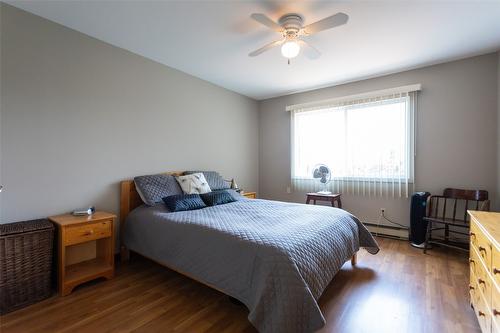 1-500 Lester Road, Kelowna, BC - Indoor Photo Showing Bedroom