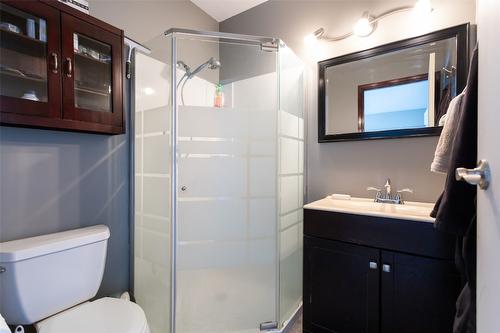 1-500 Lester Road, Kelowna, BC - Indoor Photo Showing Bathroom