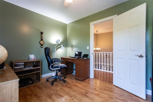 1-500 Lester Road, Kelowna, BC - Indoor Photo Showing Office