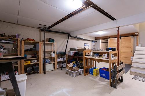 1-500 Lester Road, Kelowna, BC - Indoor Photo Showing Garage