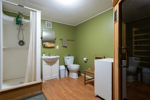 1-500 Lester Road, Kelowna, BC - Indoor Photo Showing Bathroom