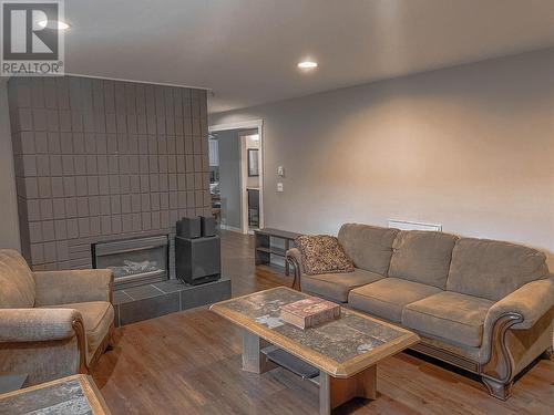 2515 Delray Road, West Kelowna, BC - Indoor Photo Showing Living Room With Fireplace