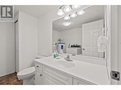 1481 Inkar Road Unit# 18, Kelowna, BC - Indoor Photo Showing Bathroom