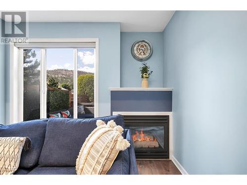 160 Celano Crescent Unit# 101, Kelowna, BC - Indoor With Fireplace