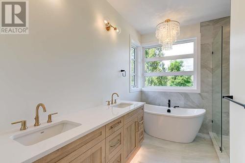 549 Knowles Road, Kelowna, BC - Indoor Photo Showing Bathroom