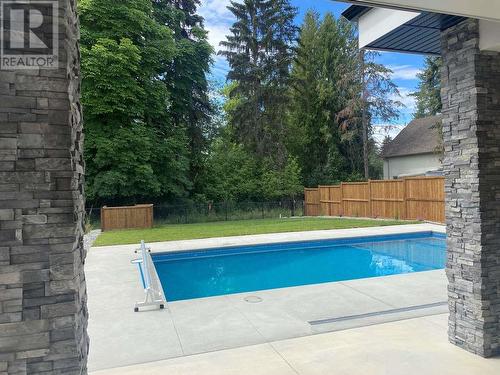 549 Knowles Road, Kelowna, BC - Outdoor With In Ground Pool