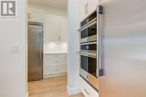 549 Knowles Road, Kelowna, BC - Indoor Photo Showing Kitchen