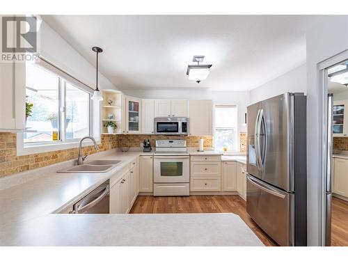 107 Crown Crescent, Vernon, BC - Indoor Photo Showing Kitchen With Double Sink