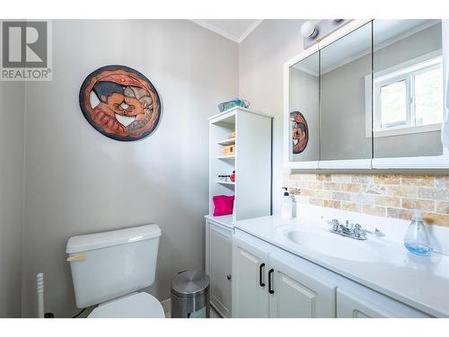 107 Crown Crescent, Vernon, BC - Indoor Photo Showing Bathroom