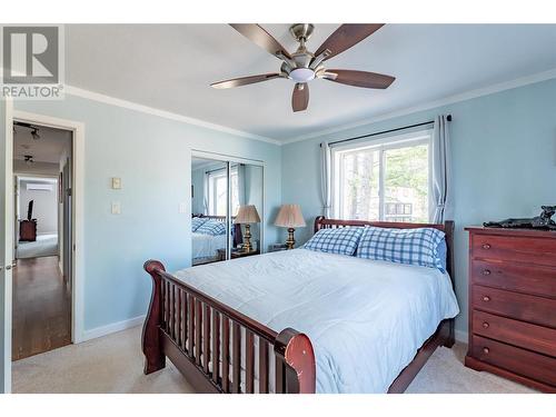 107 Crown Crescent, Vernon, BC - Indoor Photo Showing Bedroom