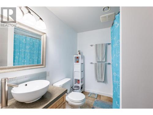 107 Crown Crescent, Vernon, BC - Indoor Photo Showing Bathroom