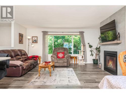 1807 22 Street, Vernon, BC - Indoor Photo Showing Living Room With Fireplace