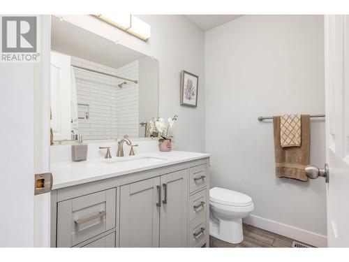 1807 22 Street, Vernon, BC - Indoor Photo Showing Bathroom