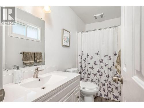 1807 22 Street, Vernon, BC - Indoor Photo Showing Bathroom