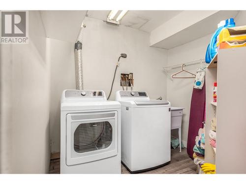 1807 22 Street, Vernon, BC - Indoor Photo Showing Laundry Room