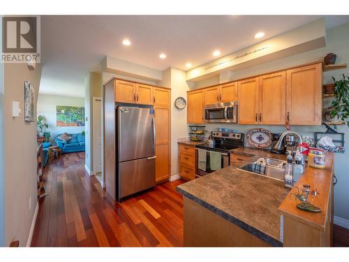 114 Lakeview Street Unit# 101, Penticton, BC - Indoor Photo Showing Kitchen With Double Sink