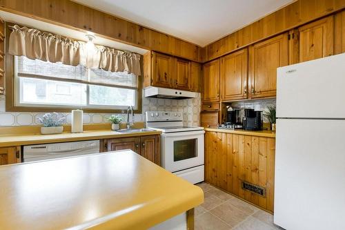 5 Melanie Crescent, Hamilton, ON - Indoor Photo Showing Kitchen