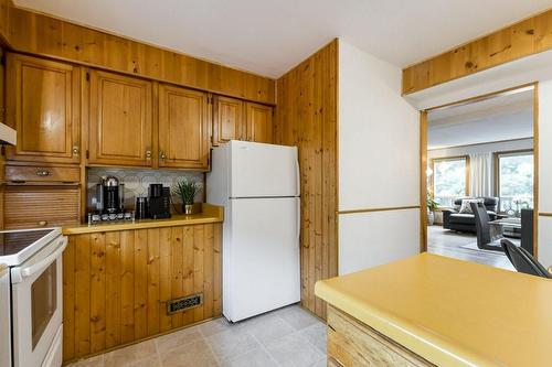 5 Melanie Crescent, Hamilton, ON - Indoor Photo Showing Kitchen