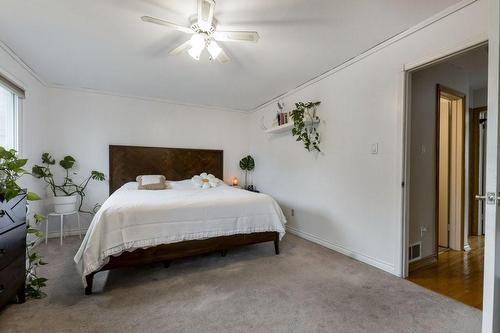 5 Melanie Crescent, Hamilton, ON - Indoor Photo Showing Bedroom