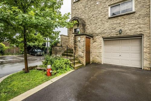 5 Melanie Crescent, Hamilton, ON - Outdoor