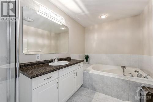 312 Royal Fern Way, Ottawa, ON - Indoor Photo Showing Bathroom