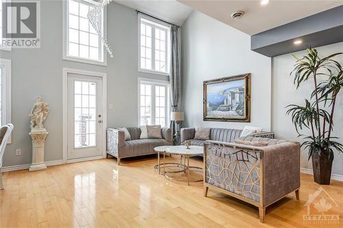 312 Royal Fern Way, Ottawa, ON - Indoor Photo Showing Living Room