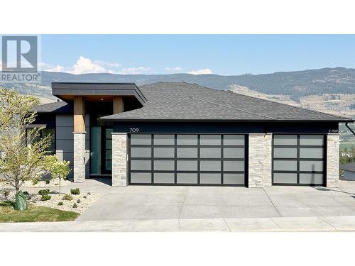 709 Carleton Street, Kelowna, BC - Outdoor With Facade