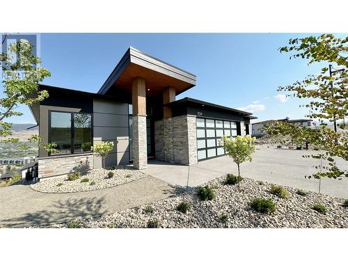 709 Carleton Street, Kelowna, BC - Outdoor