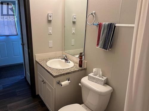 5822 97 Highway, Dawson Creek, BC - Indoor Photo Showing Bathroom