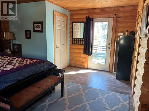 5822 97 Highway, Dawson Creek, BC - Indoor Photo Showing Bedroom