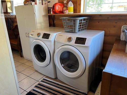 5822 97 Highway, Dawson Creek, BC - Indoor Photo Showing Laundry Room