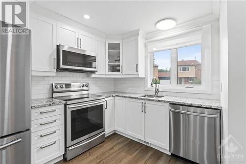 1740 Lafrance Drive, Ottawa, ON - Indoor Photo Showing Kitchen With Upgraded Kitchen