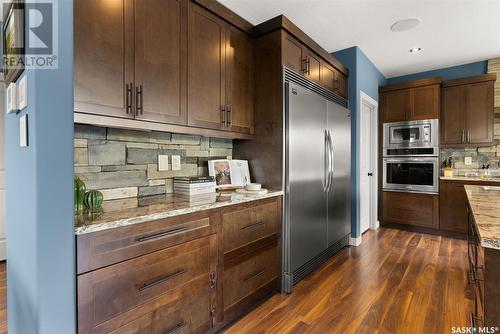 18 Cumberland Bay, White City, SK - Indoor Photo Showing Kitchen With Stainless Steel Kitchen