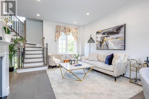 77 Leitchcroft Crescent, Markham (Commerce Valley), ON - Indoor Photo Showing Living Room