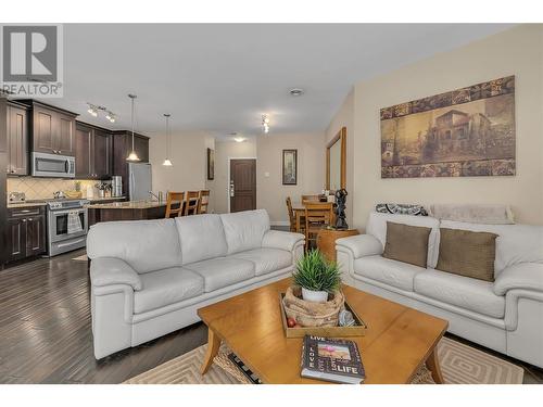 4036 Pritchard Drive N Unit# 3203, West Kelowna, BC - Indoor Photo Showing Living Room