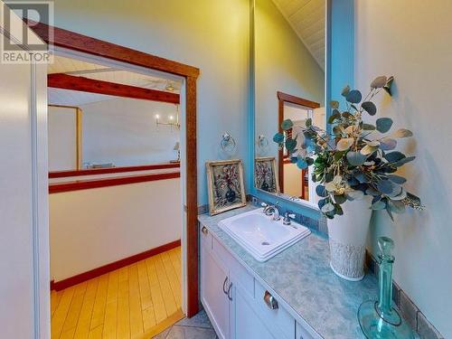 1900 Vancouver Blvd, Savary Island, BC - Indoor Photo Showing Bathroom