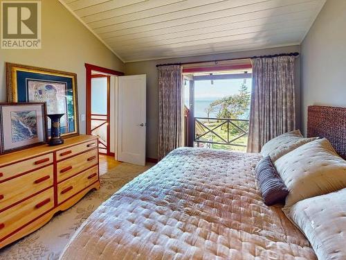 1900 Vancouver Blvd, Savary Island, BC - Indoor Photo Showing Bedroom