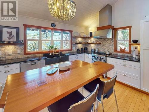 1900 Vancouver Blvd, Savary Island, BC - Indoor