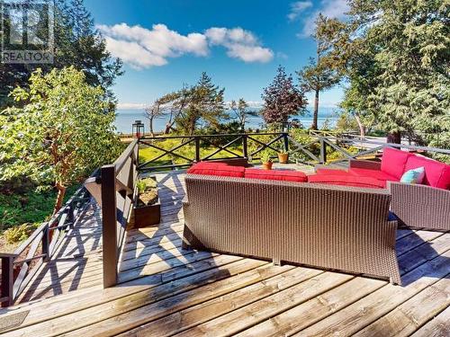 1900 Vancouver Blvd, Savary Island, BC - Outdoor With Deck Patio Veranda