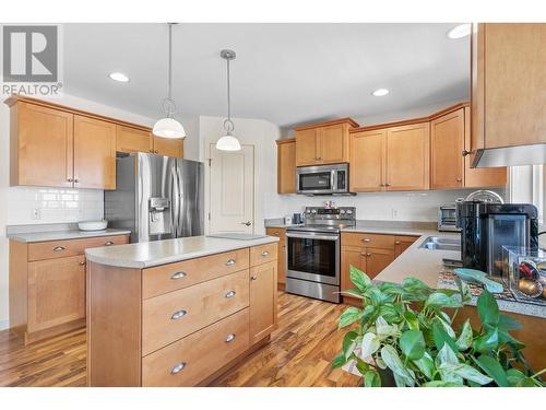 182 Poonian Court, Kelowna, BC - Indoor Photo Showing Kitchen With Double Sink