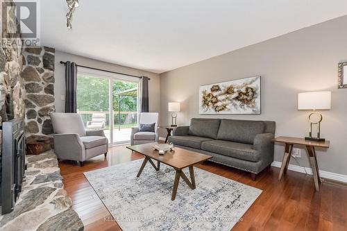 6555 Third Line, Centre Wellington (Fergus), ON - Indoor Photo Showing Living Room