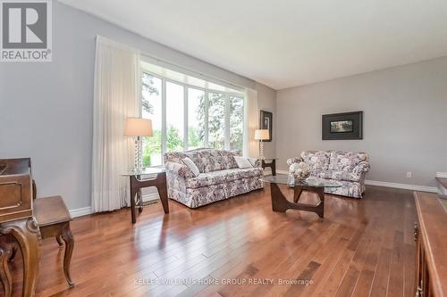 6555 Third Line, Centre Wellington (Fergus), ON - Indoor Photo Showing Living Room