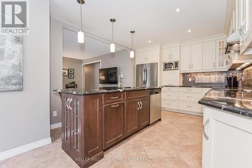 6555 Third Line, Centre Wellington (Fergus), ON - Indoor Photo Showing Kitchen With Double Sink With Upgraded Kitchen