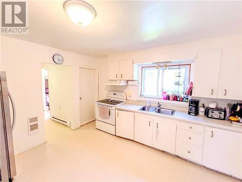 10 Dupont Street, Little Current, ON - Indoor Photo Showing Kitchen With Double Sink