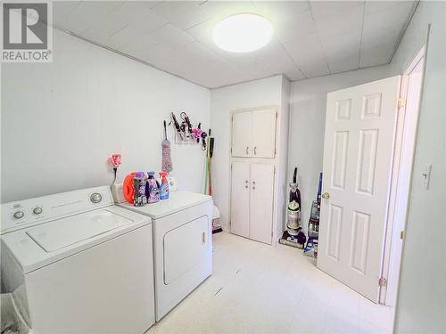 10 Dupont Street, Little Current, ON - Indoor Photo Showing Laundry Room